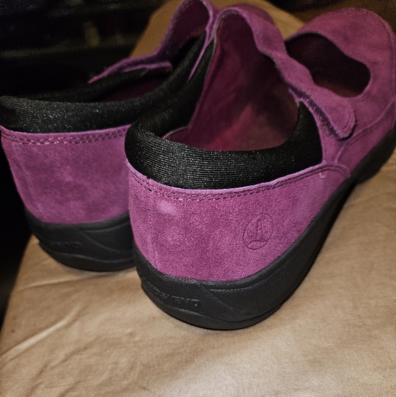 Lands' End Purple All Weather Suede Mary Janes size 11 - Picture 2 of 7